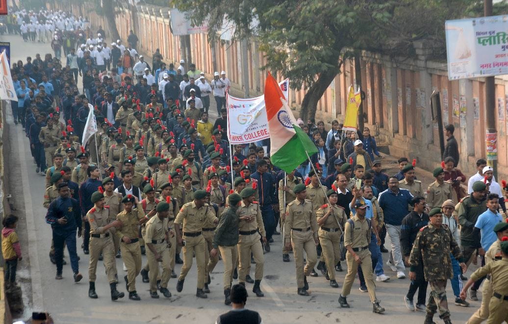Run for G20 walkthan in kashi varanasi CM yogi showed green signal See photos