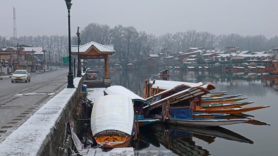 Jammu kashmir Weather changed rain snowfall in many areas cold again increased