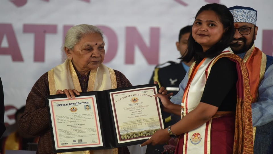 Lucknow: Aanchal Patel received the Atul Maheshwari Memorial Journalism Gold Medal