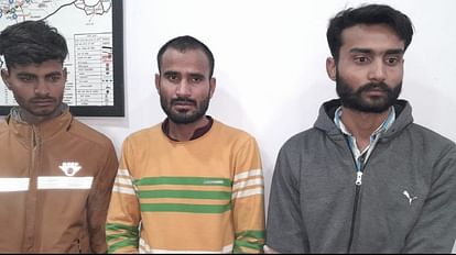 ड्राइवर ने रची लूट की कहानी: रायपुर के प्रॉपर्टी डीलर को 5 लाख देने निकला, फिर दोस्तों को सौंप दी कार और रकम पुलिस गिरफ्त में आरोपी।