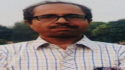 Aligarh News: बंदरों ने घेरा बच्चों को, बचाने गया ताला कारोबारी चौथे माले से गिरा, हुई मौत ताला कारोबारी माजिद