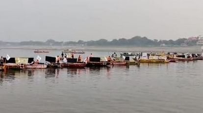 नमो घाट से बोट रैली शुरू