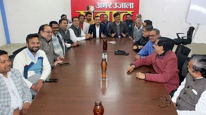 आम बजट से उम्मीद विषयक संवाद में काशी के उद्यमी व कारोबारी