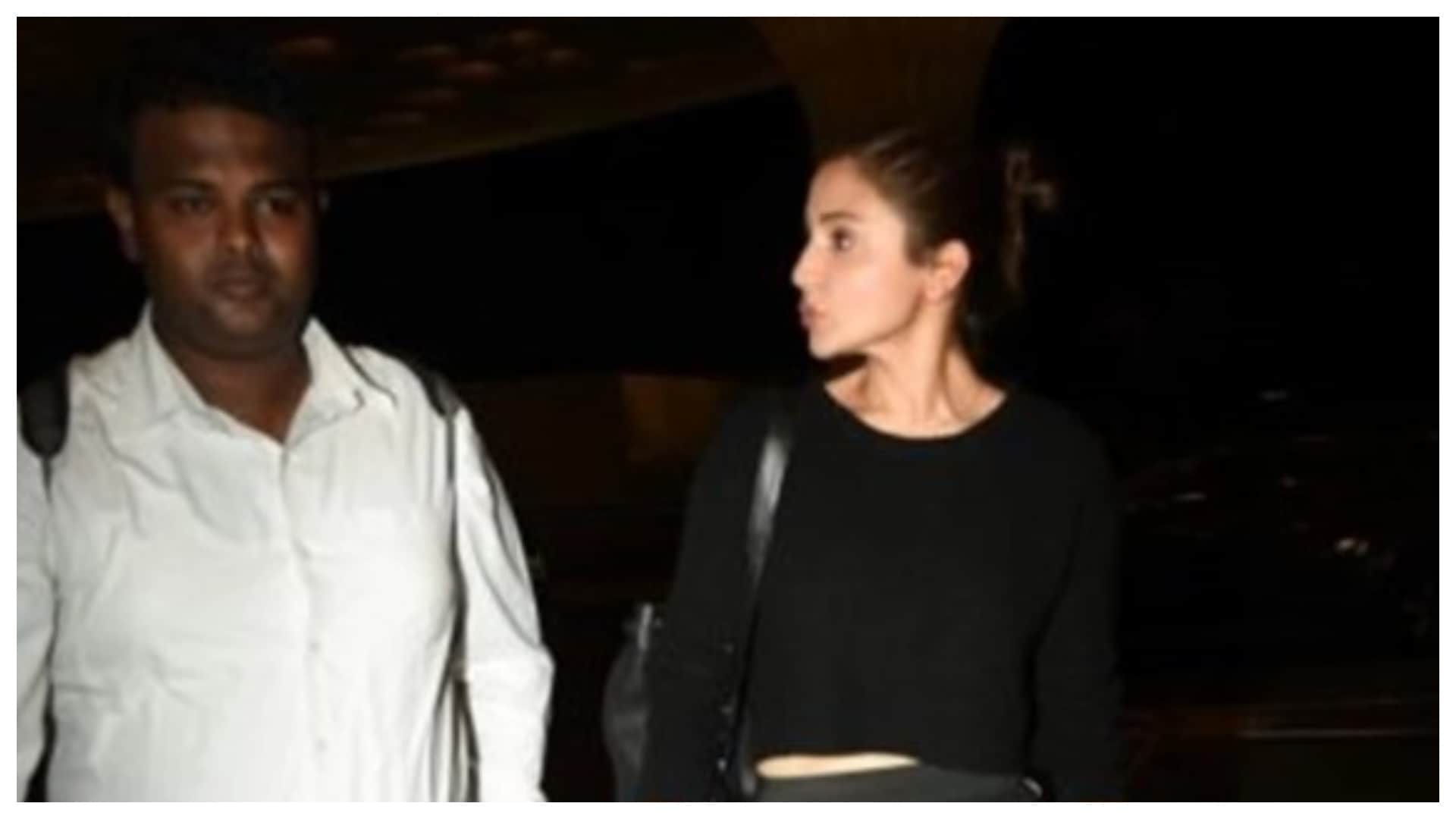 Know About Actress Anushka Sharma Personal Bodyguard Prakash Singh Aka Sonu salary and All Details In Hindi