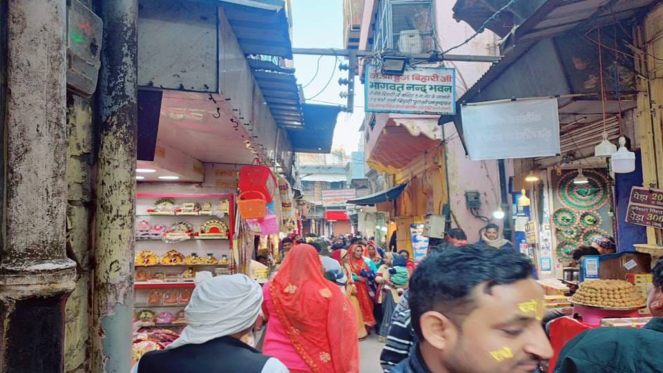 Crowd of devotees gathered in Banke Bihari temple located in Vrindavan of Mathura