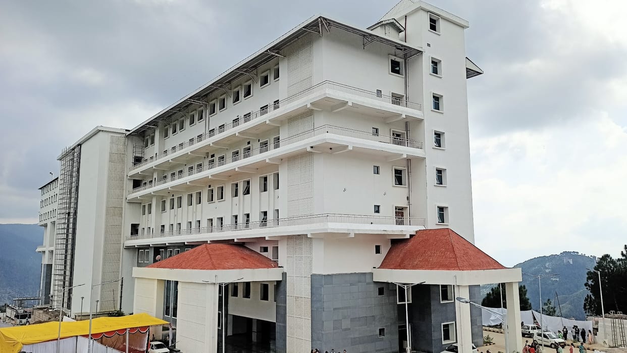171 doctors on leave in Atal Super Specialty Medical Institute at Chamiyana and IGMC Shimla