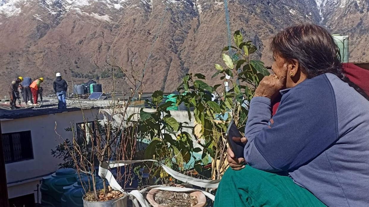 Joshimath Is Sinking After getting cheque disaster affected said will remain in Joshimath will not go anywhere