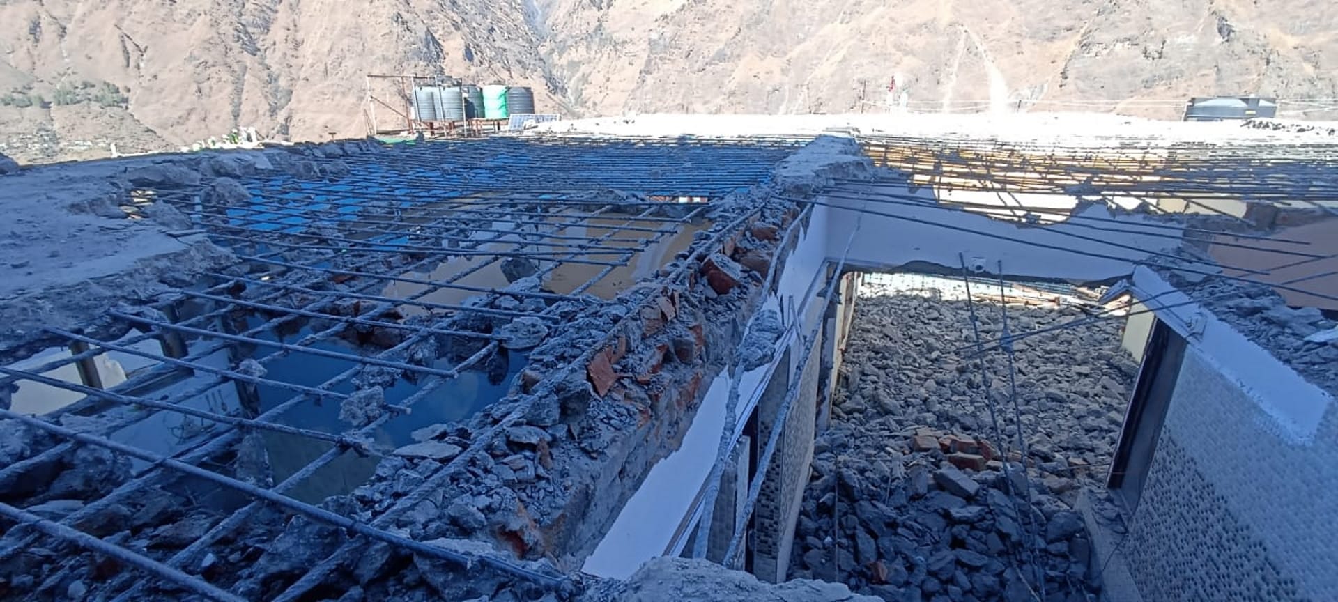 Joshimath Is Sinking Demolition work in Joshimath city Manoharbagh ward affected families anger