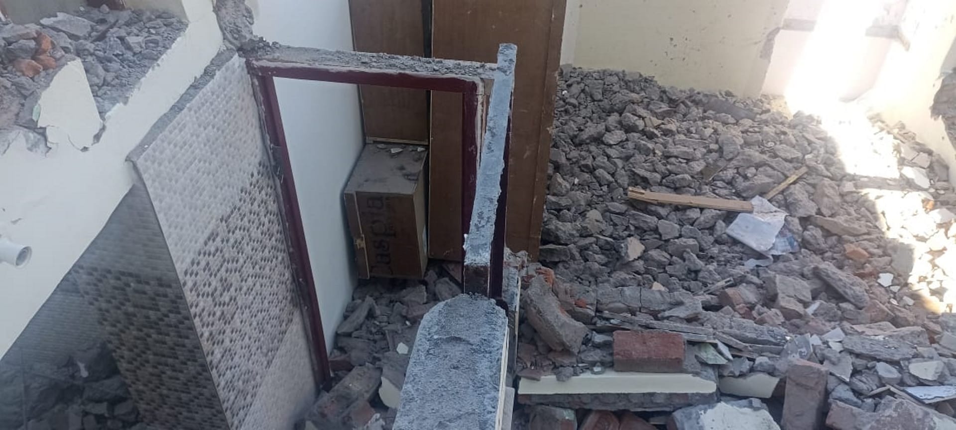 Joshimath Is Sinking Demolition work in Joshimath city Manoharbagh ward affected families anger