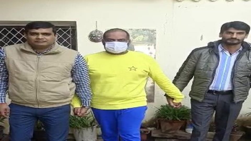 Delhi Arrested for defrauding Five Star Hotel claiming royal family