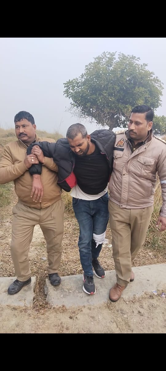 Encounter between police and miscreant: Reward of 25 thousand injured, arrested