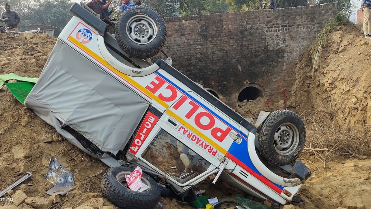 Scart vehicle running under the protection of High Court judge overturned