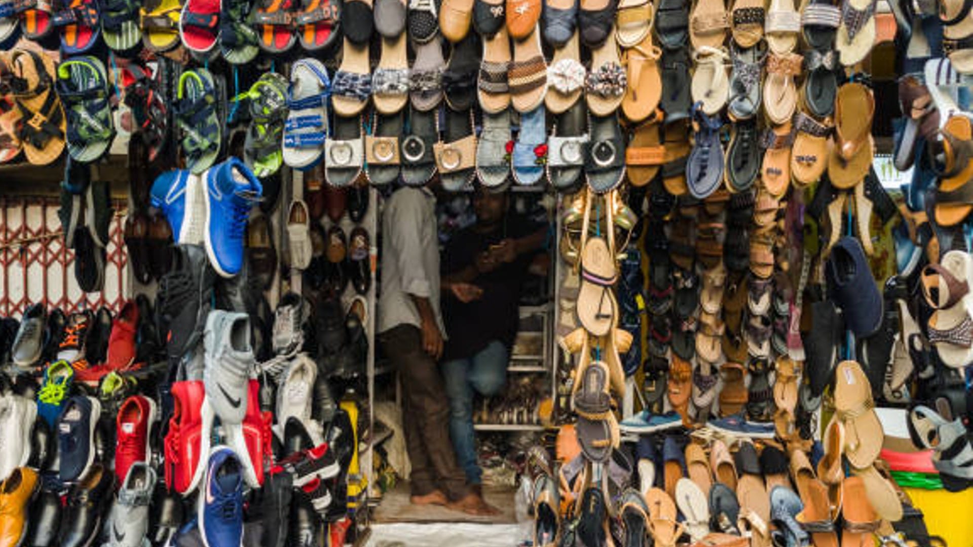 Cheapest Shoes Market Delhi : pocket friendly shoes markets of Delhi you can buy branded shoes