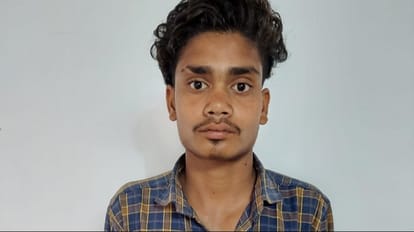 पुलिस गिरफ्त में आरोपी।