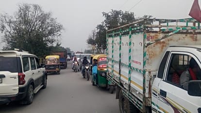 राजघाट पुल पर जाम