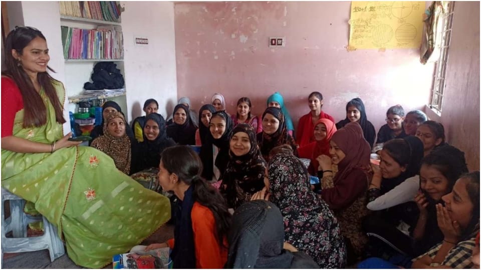 bhagyashree saini  teaching thousands dropout girls free of cost in Rajasthan