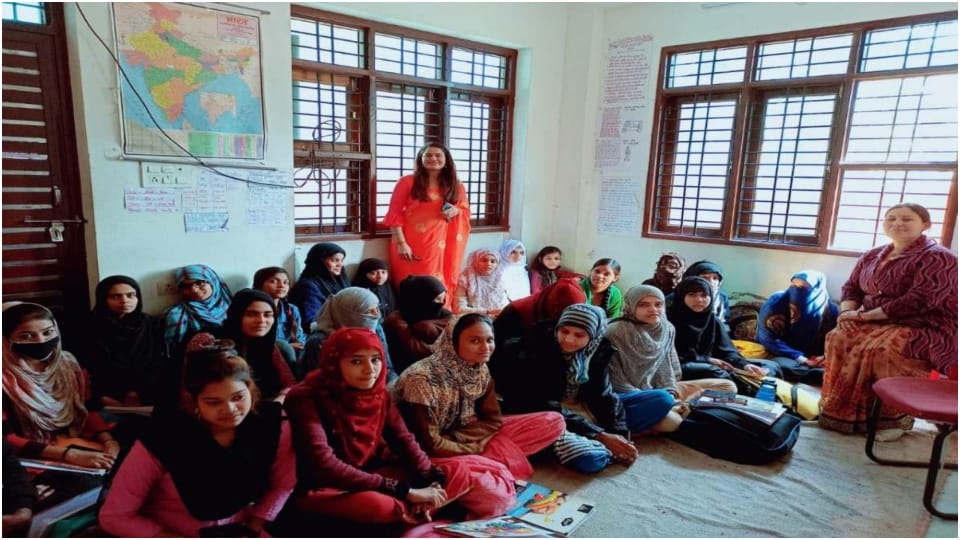 bhagyashree saini  teaching thousands dropout girls free of cost in Rajasthan