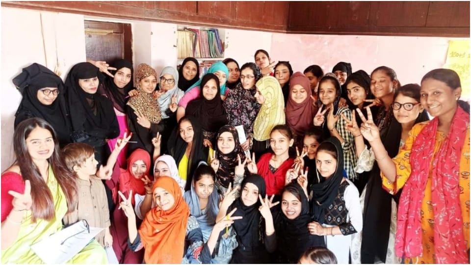 bhagyashree saini  teaching thousands dropout girls free of cost in Rajasthan