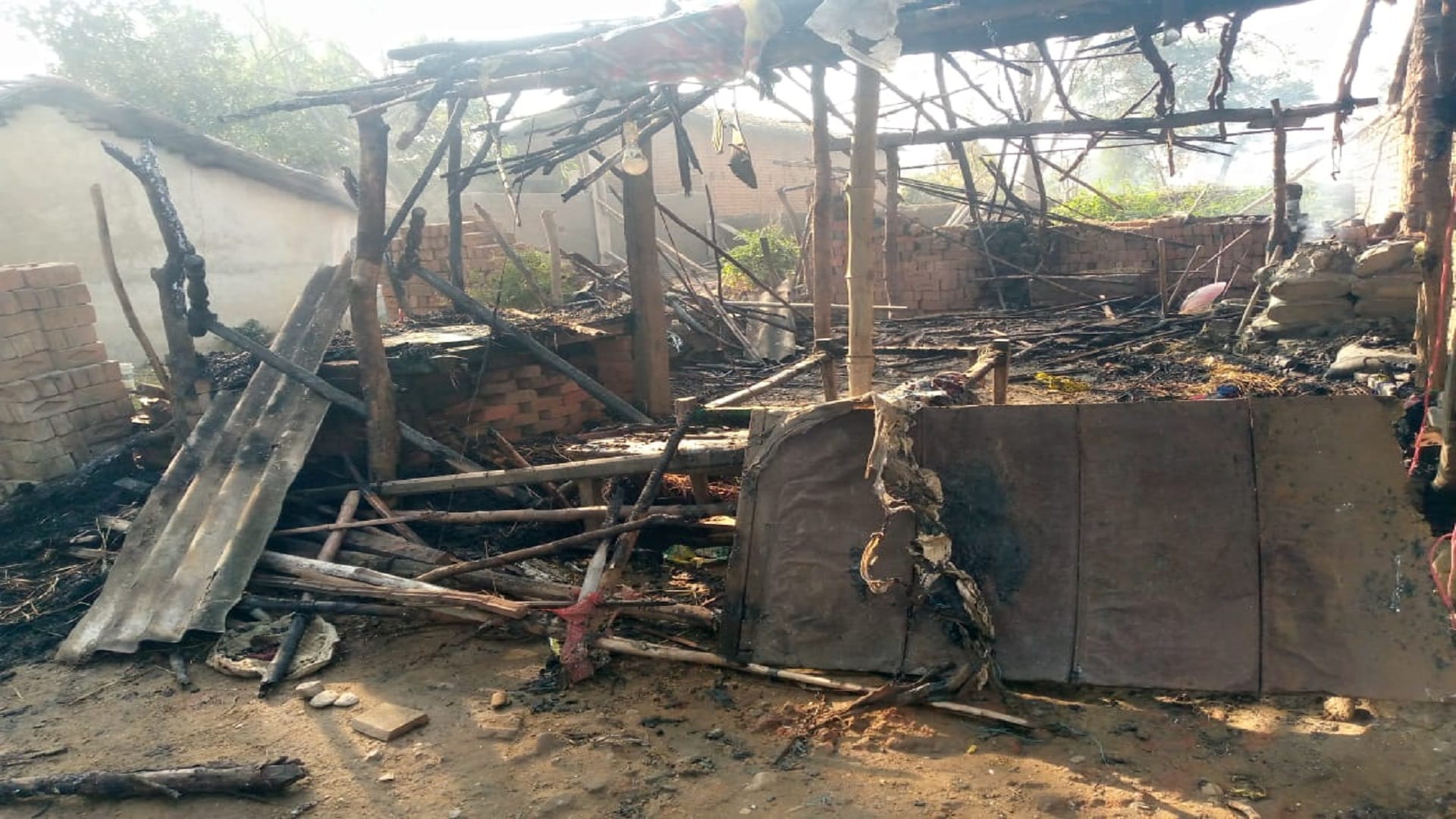 scorpio driver sets his car on fire after vandalizing vehicles in korba