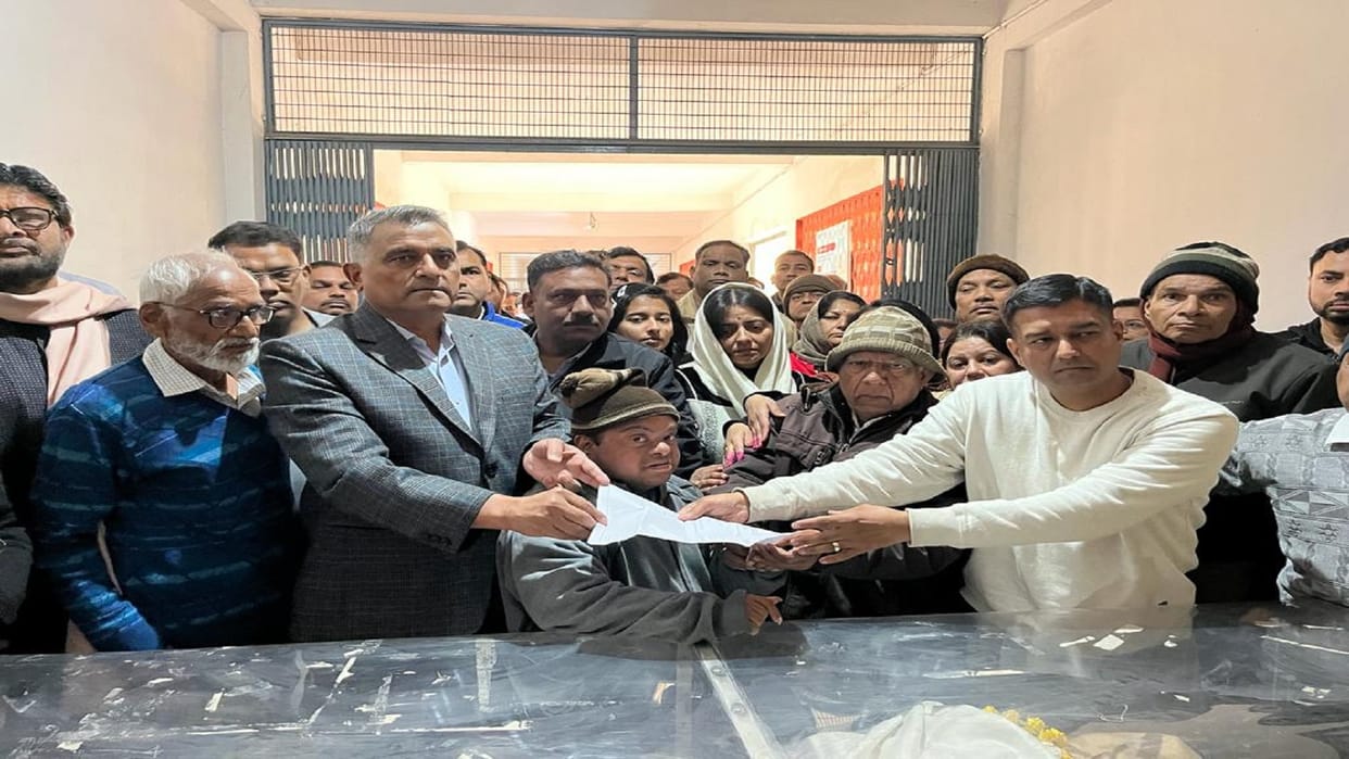 Jhansi Doctor donated dead mother body to Medical College