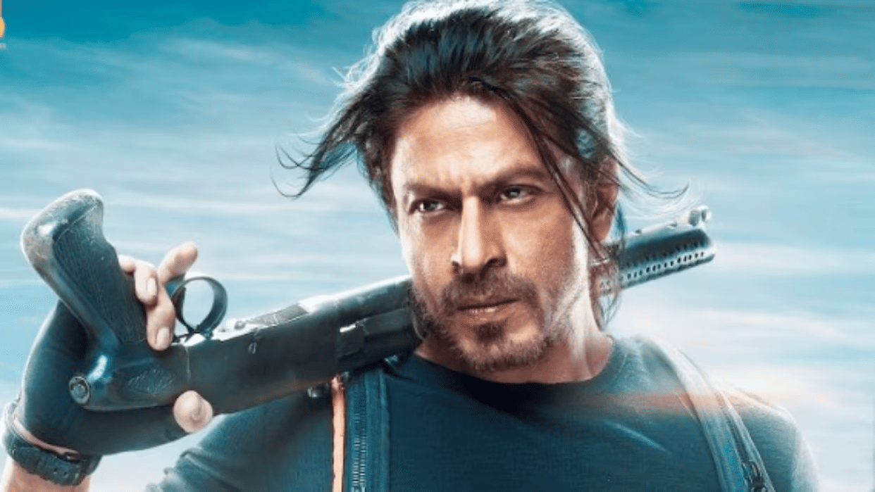 Shahrukh Khan and Deepika Padukone starrer Pathaan ticket sell for rs 2400 show become housefull