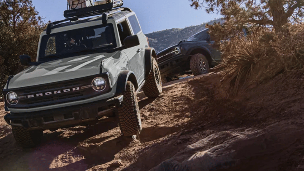 ford is giving 2500 US dollar to bronco buyers who cancel and change their order