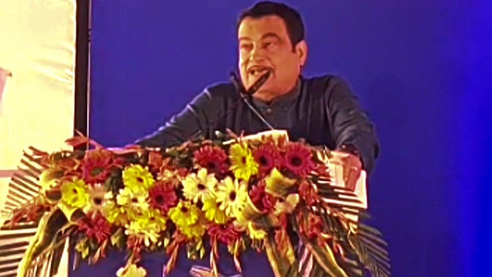 Niwari: CM Shivraj and Nitin Gadkari inaugurated 550 km long 18 road project at a cost of 6800 crores