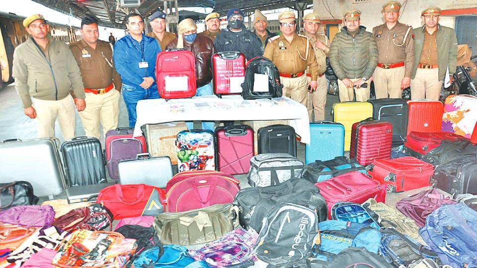 Father and son used to robbery in trains now police arrested in agra