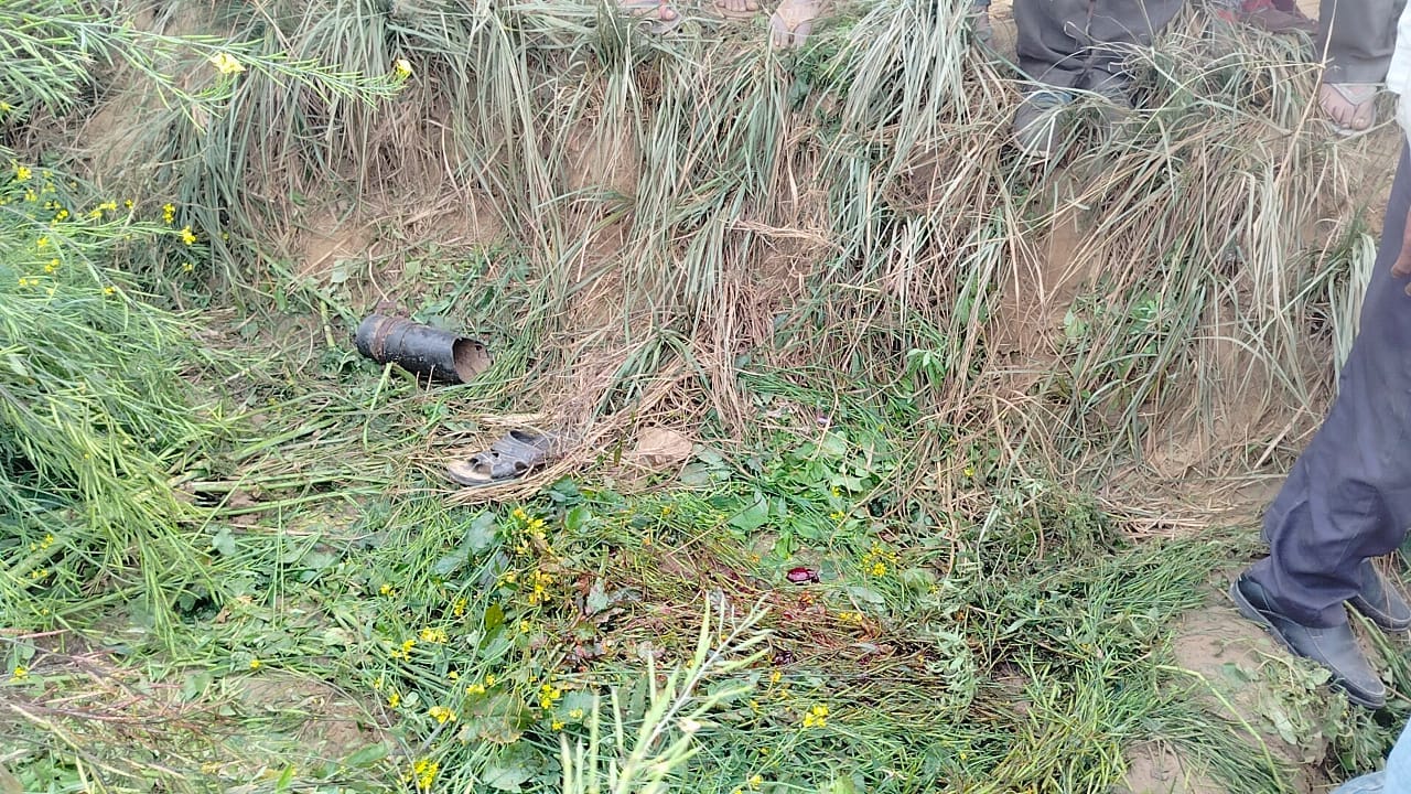 Brutal murder of old man in transaction, dead body found in mustard field, police got money from pocket
