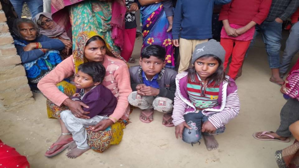 father threw his four innocent children into canal three came out and one is missing In Kasganj