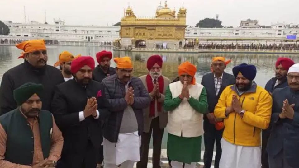 Former Gujarat Chief Minister Vijay Rupani reached Sri Harmandir Sahib to pay obeisance
