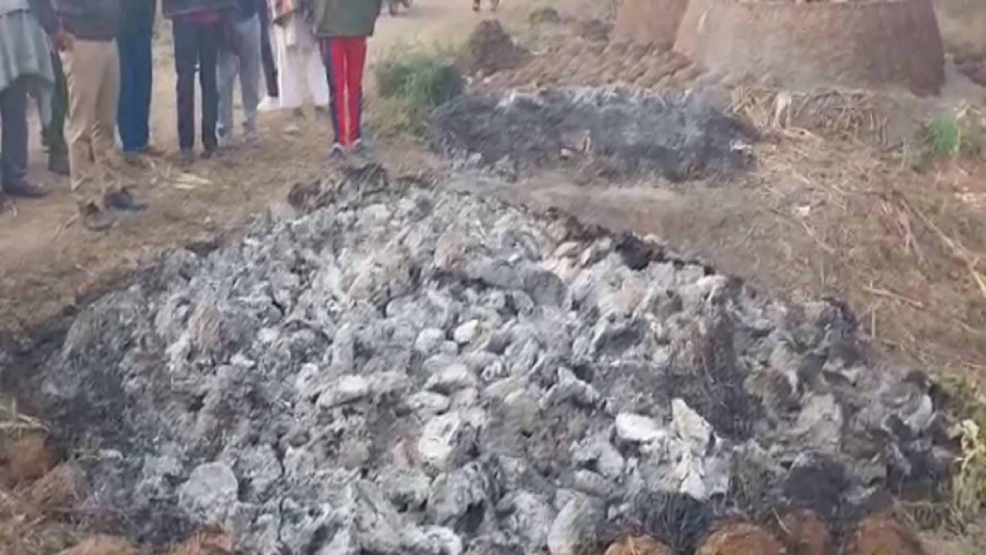 The dead body was burnt in Bitoda after killing in Titro of Saharanpur district