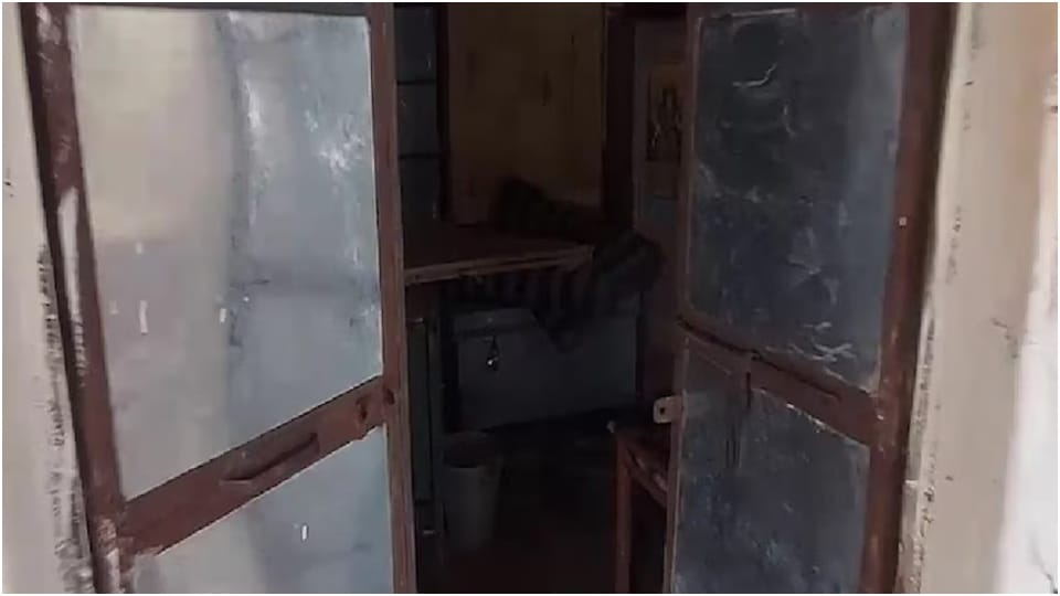 School teacher and Girl caught doing unethical act in Jalore Rajasthan News