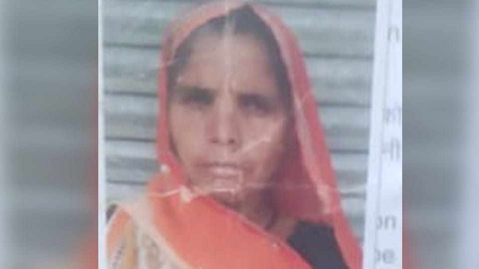 woman dead body found in the farm in shahjahanpur