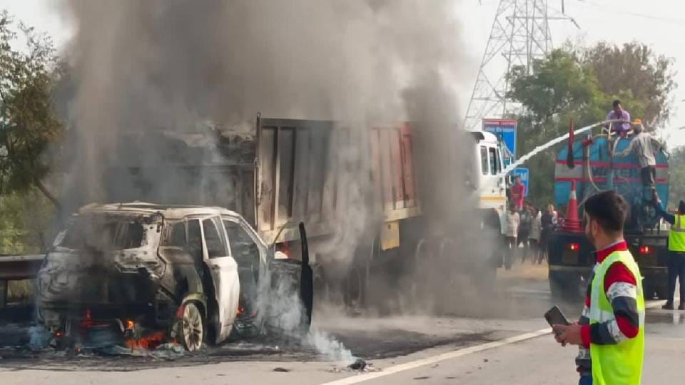 A car rammed into a trailer from behind on Yamuna Expressway causing both vehicles to catch fire in Mathura
