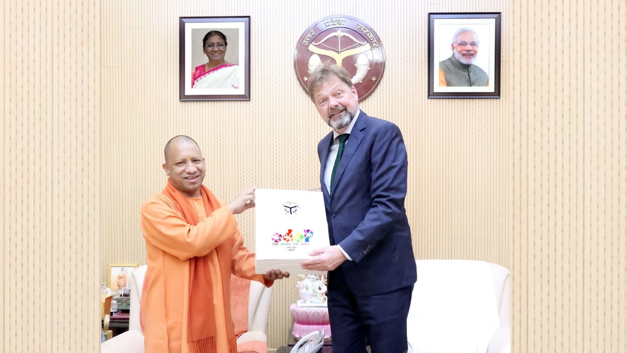 German ambassdor meets to CM Yogi Adityanatn.