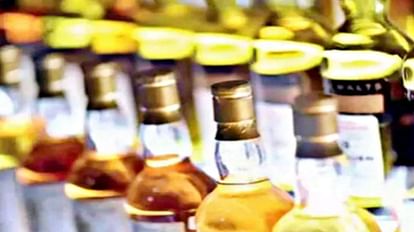 Ballia 50 cases of illegal liquor recovered before the body elections, were being brought in a vehicle of Nag