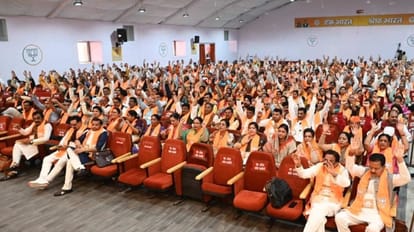 बीजेपी मुख्यालय में आयोजित कार्यसमिति की बैठक