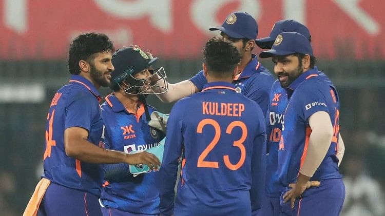 IND vs NZ Live Score: India Vs New Zealand 3rd ODI Match Today in Indore Scorecard Result News in Hindi