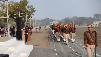 उज्जैन के दशहरा मैदान पर गणतंत्र दिवस परेड की रिहर्सल के दौरान जवान