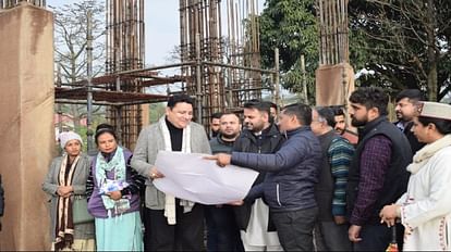 Kangra News: धर्मशाला के चैतड़ू में इस साल बनकर तैयार होगा सॉफ्टवेयर टेक्नोलॉजी पार्क सुधीर शर्मा व गोकुल बुटेल ने सॉफ्टवेयर पार्क के निर्माण कार्य का जायजा लिया।