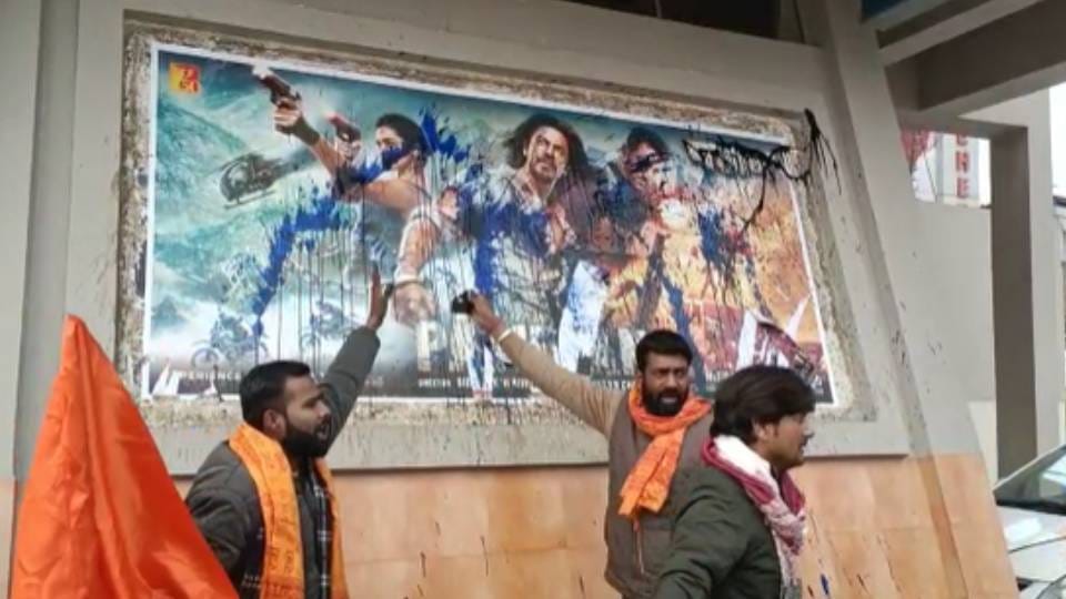 Hindu Mahasabha activists torn posters of Pathan Movie announced not allow to be released in theaters in Agra