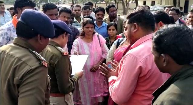 Betul News Mahila Congress President taunts CM in case of beating of female employment assistant