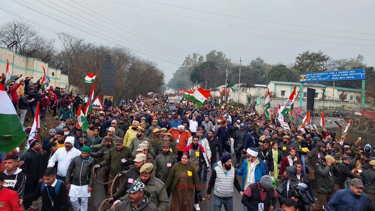 Congress Bharat Jodo Yatra Live Updates Rahul Gandhi Yatra Resumes from Sitni bypass Nagrota of Jammu Kashmir