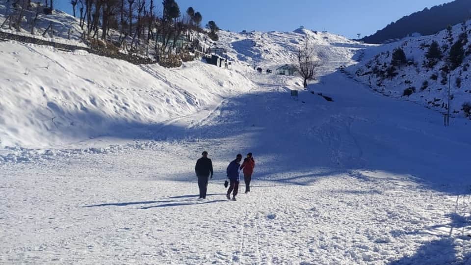 Joshimath Disaster Affected Auli Tourism Even Heavy Snowfall Tourist cancelled Booking