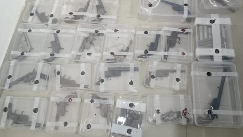 Delhi Police arrested two accused with arms consignment before of Republic Day