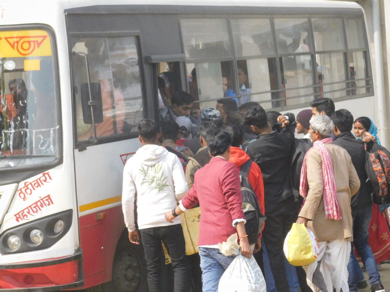 push and shove for sitting in bus