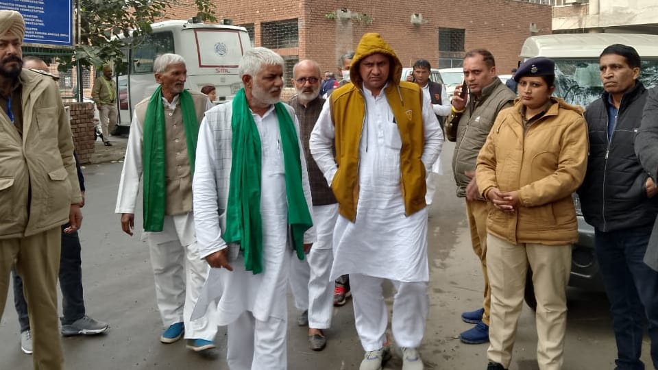 Delegation of Sarv Khap Panchayat reached office of DGP Chandigarh in matter of junior women coach molestation