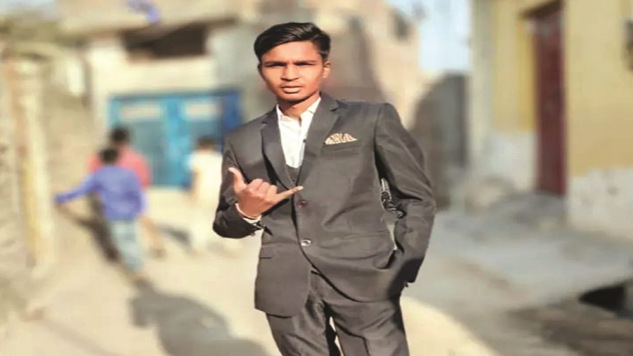 The minor accused stabbed the young man 40 times with a knife in delhi  accused aspires to become a don