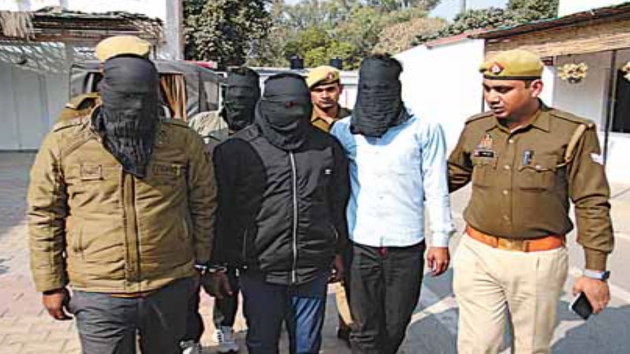 Meerut: Bike riders became robbers in the well of death